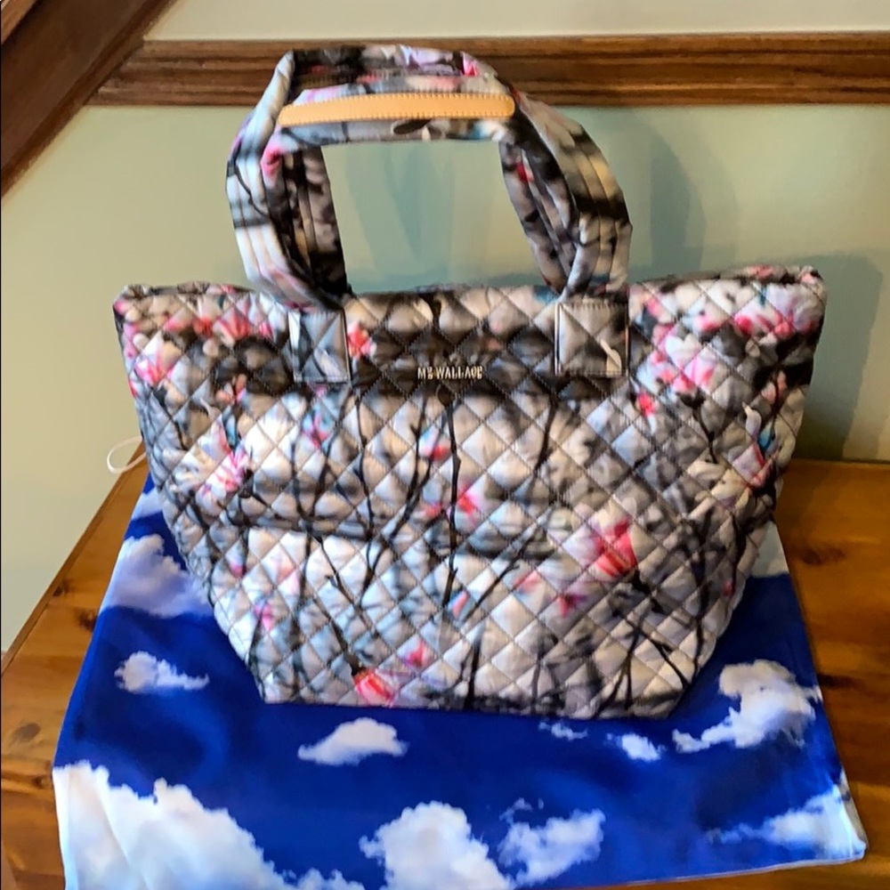 SOLD 🌸🌸🌸